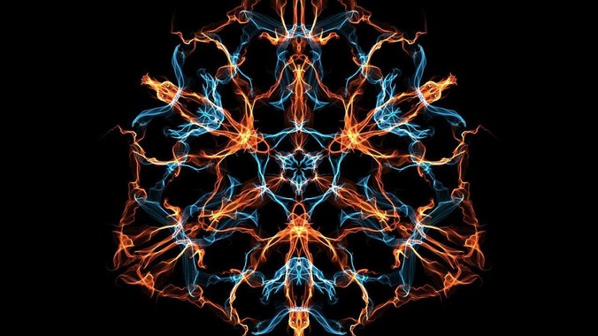 现在是2025年6月，现在的房价是阴跌还是暴跌？还会继续跌多久？是否已经开始分化?